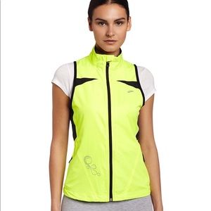 Brooks Women’s Essential Run Vest-Nightlife/Black